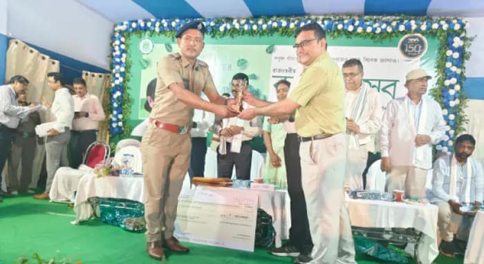 ঘুমপাড়ানি গুলিতে বন্যপ্রাণী কাবু, পুরস্কৃত বিট অফিসার