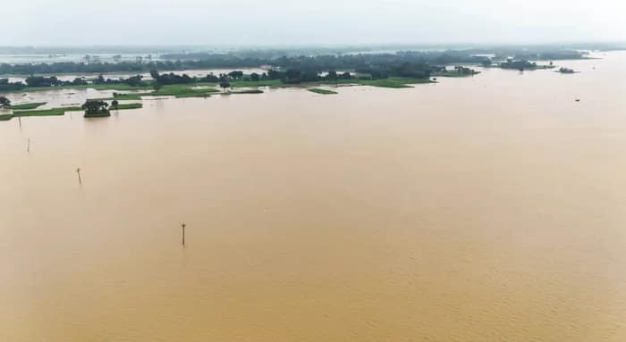 ব্রাহ্মণী নদীর ভাঙা বাঁধ পরিদর্শন করলেন রাজ্যের আধিকারিকরা