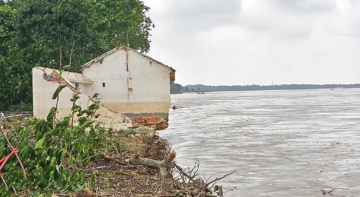 ঝাড়খণ্ডের গালুডির জলেই বানভাসি ঝাড়গ্রামের মালঞ্চ