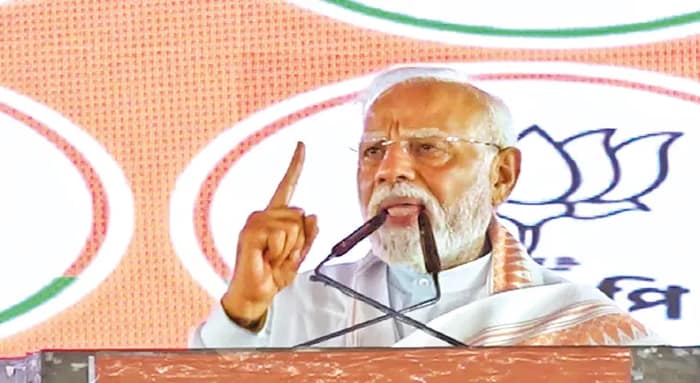 বন্ধ হয়ে যাওয়া কারখানাগুলি খোলার বিষয়ে উচ্চবাচ্য করলেন না প্রধানমন্ত্রী