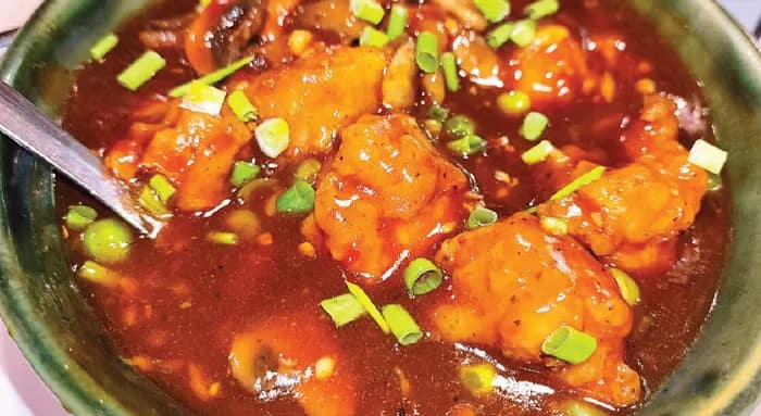 ঝালেঝোলে: হট গার্লিক চিকেন