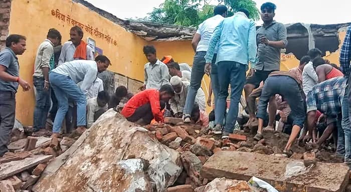 রাজস্থানে স্কুলের ছাদ ভেঙে  মৃত সাত পড়ুয়া, আহত ২৮