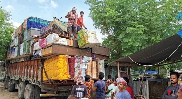 বাংলা বললেই বাংলাদেশি ছাপ, পুলিসের অত্যাচারে গুরুগ্রাম ছাড়ছেন বাঙালিরা