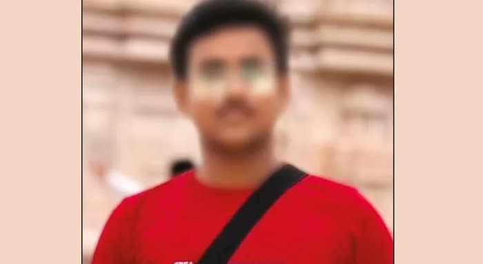 ‘বাবা আমি ভুল করিনি... মেয়েটাকে চিনি না’, ইভটিজিংয়ের ‘ভুয়ো’ অভিযোগ, আত্মঘাতী নবমের ছাত্র