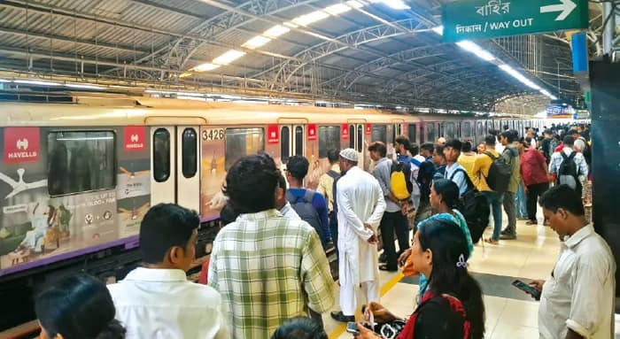 পিলারের ফাটল চওড়া, বন্ধ ‘কবি সুভাষ’, মেট্রো দুর্ভোগ, এক বছর আগে ‘বর্তমান’-এ প্রকাশের পরও হয়নি ব্যবস্থা