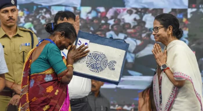 কৃষকবন্ধু প্রকল্পে উপভোক্তাদের খরিফ মরশুমের টাকা দেওয়া শুরু, বীরভূমে ঘোষণা মুখ্যমন্ত্রীর