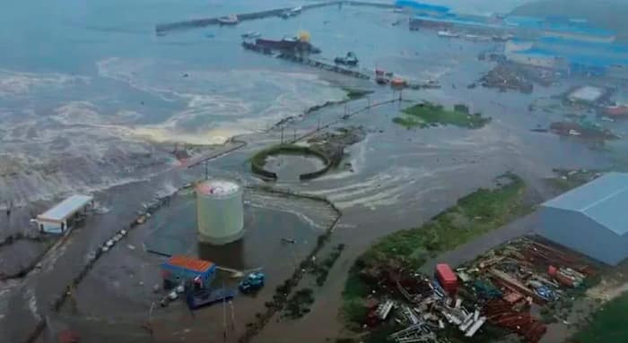 রাশিয়ায় জোরালো ভূকম্পের জেরে সুনামি, চীন-জাপান উপকূলে উঁচু ঢেউ, আমেরিকাতেও ফুঁসল সমুদ্র