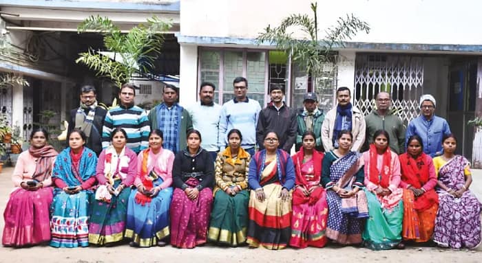 উন্নয়নের পাশাপাশি নানা প্রকল্পের সুবিধা দিতে তৎপর ঝাড়গ্রাম পঞ্চায়েত সমিতি
