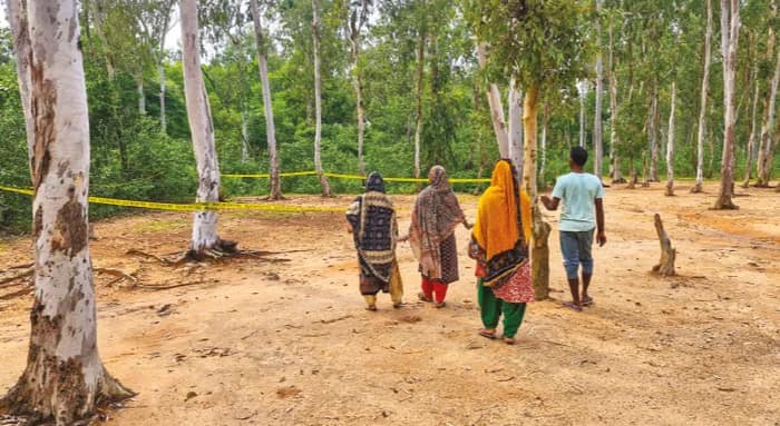 যুবতীর মৃতদেহ উদ্ধারের ঘটনায় সিসি ক্যামেরায় দু’জনের গতিবিধিতে সন্দেহ, চারদিন পরও অন্ধকারে পুলিস