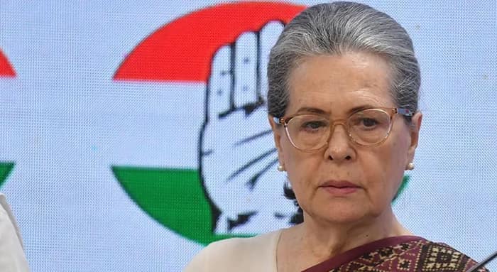 নেহরুর তৈরি সামাজিক, রাজনৈতিক ও অর্থনৈতিক ভিত ধ্বংসের চেষ্টা চলছে, গেরুয়া শিবিরকে তোপ সোনিয়ার, পাল্টা আক্রমণে বিজেপি