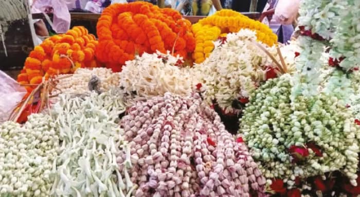 স্বাধীনতা দিবস ও জন্মাষ্টমী পরপর, দাম বাড়ছে ফুলের