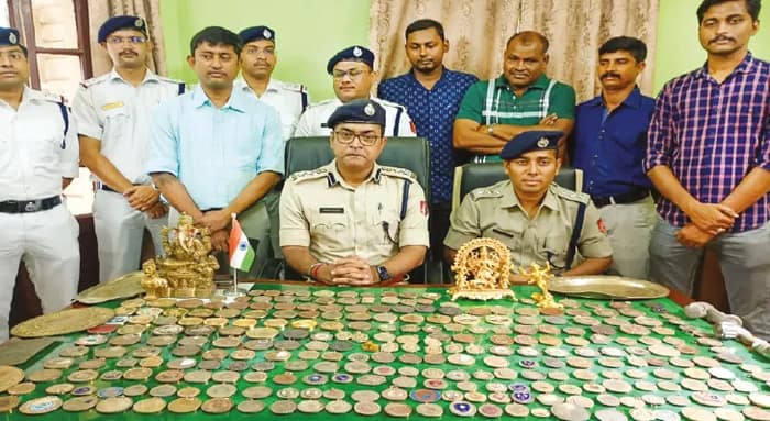 বুলা চৌধুরীর বাড়িতে চুরির কিনারা, উদ্ধার ২৯৫ পদক