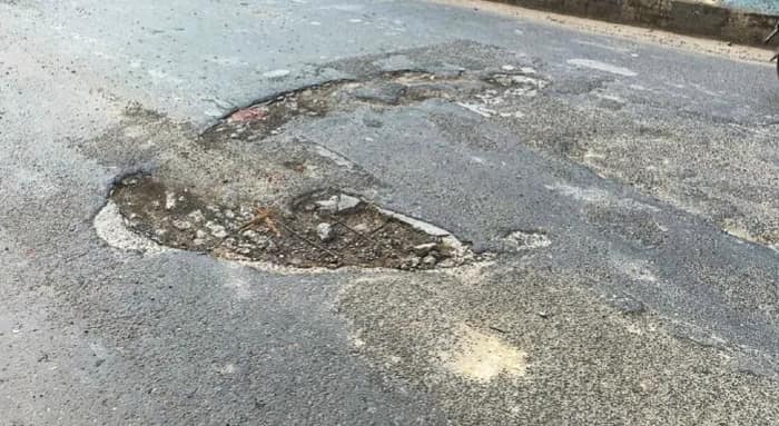মধ্যমগ্রামে বেহাল ব্রিজ চলছে ঝুঁকির যাতায়াত