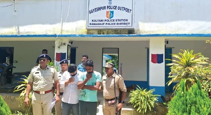 ৪৯ কোটির প্রতারণা, গয়েশপুরে ধৃত ২, গ্রামবাসীদের নথি হাতিয়ে ব্যাঙ্ক অ্যাকাউন্ট খুলে ঋণ গ্রহণ