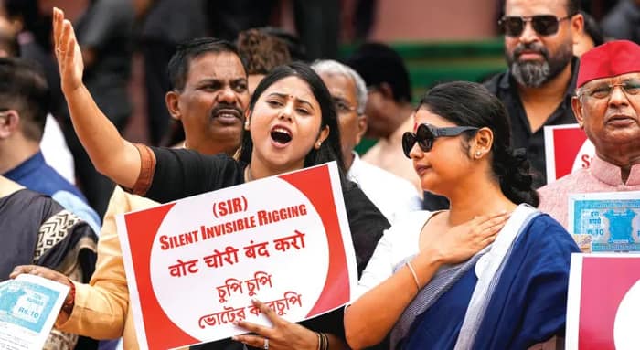 জ্ঞানেশ-অপসারণের দাবি, কমিশন ধমকানোর কে? ক্ষুব্ধ বিরোধীরা