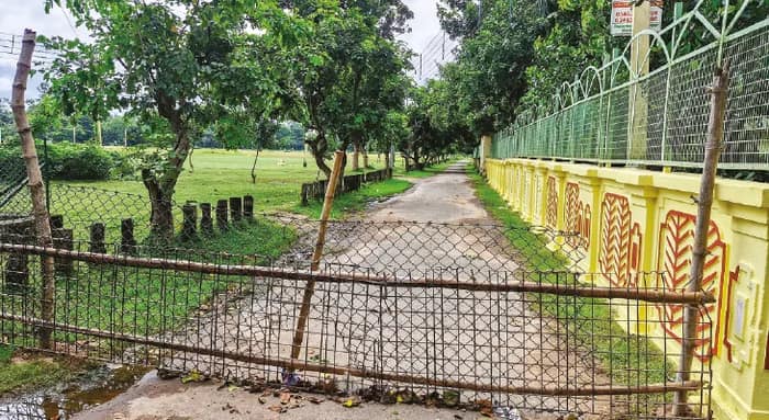 মেলার মাঠে প্রবেশে কড়াকড়ি, তারের জাল দিয়ে ঘিরল বিশ্বভারতী কর্তৃপক্ষ