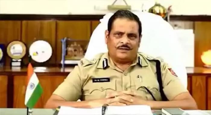 পুজোয় যানজট এড়াতে ট্রাফিকের বৈঠকে সতর্ক থাকার বার্তা সিপির