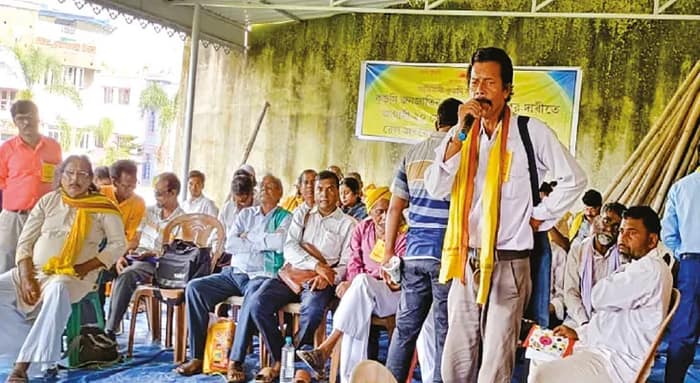 পুজোর আগে কুড়মি সমাজের রেল ও সড়ক অবরোধের ডাক