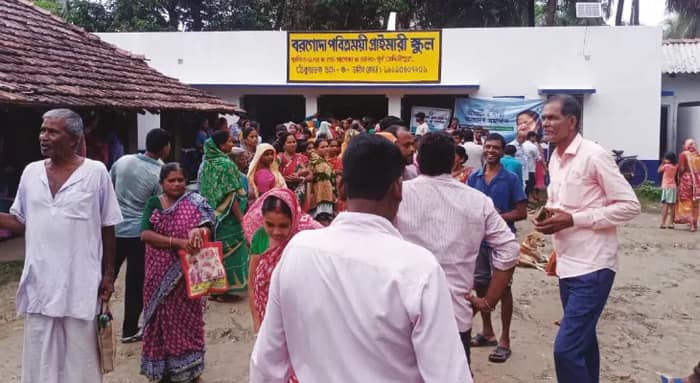 ‘আমাদের পাড়া’য় সভাপতি নিয়ে নন্দকুমারে ভোটাভুটি, বিশৃঙ্খলা