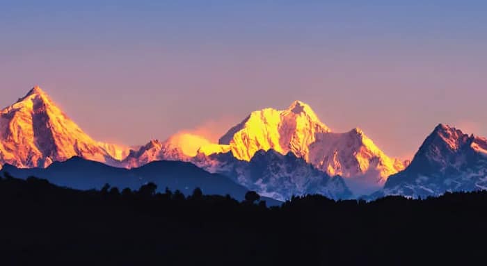 গোল পাহাড়ের সবুজ উপত্যকায়