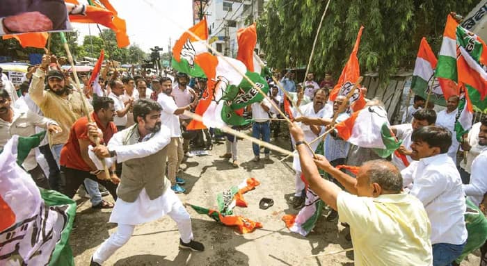 মোদিকে গালিগালাজ: পাটনায় কংগ্রেস কার্যালয়ে ঢুকে ভাঙচুর বিজেপি কর্মীদের, রাহুলের ক্ষমা চাওয়া উচিত: শাহ