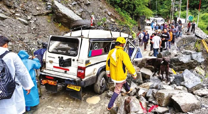 আপাতত বন্ধ চারধাম যাত্রা, প্রকৃতি ধ্বংসে দায়ী কেন্দ্রেরই ‘প্ল্যান’, ক্ষুব্ধ পুরোহিতরা