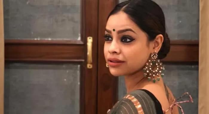 মুম্বইয়ের রাস্তায় হেনস্তার শিকার অভিনেত্রী সুমনা চক্রবর্তী, গাড়িতে হামলা