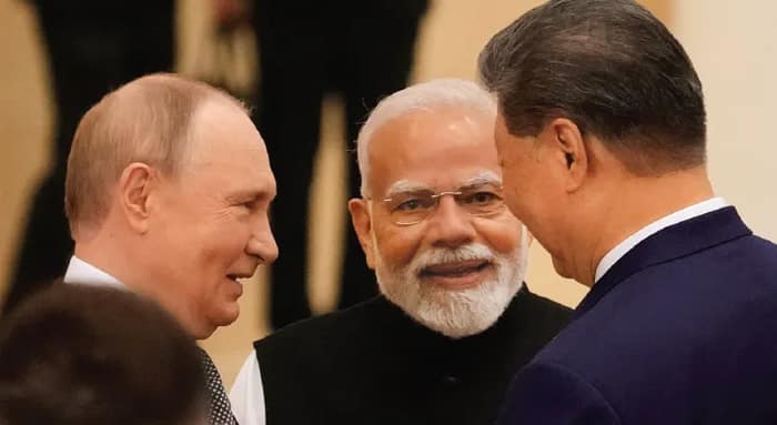 ভারত-চীনের পাশে দাঁড়িয়ে আমেরিকাকে বার্তা পুতিনের, ‘সাম্রাজ্যবাদের দিন এখন অতীত, এই স্বরে কথা বললেন না’