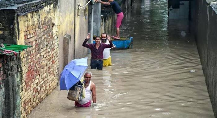 যমুনার জলে ভাসল দিল্লির নিচু অংশ