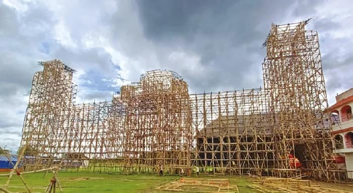 বাবুই পাখির বাসা দিয়ে মণ্ডপ, রয়েছে সোমনাথ মন্দির, ভিক্টোরিয়াও