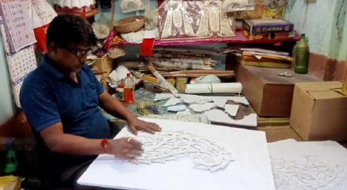 ‘থার্মোকল’ আতঙ্কে ভুগছে কুমোরটুলির শিল্পীরা, একচালা দুর্গাপ্রতিমার চাহিদা এবার বেশ ভালো