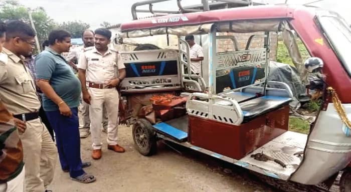 বারুইপুরে টোটো ও ছোট ম্যাটাডরের সংঘর্ষে জখম তিন