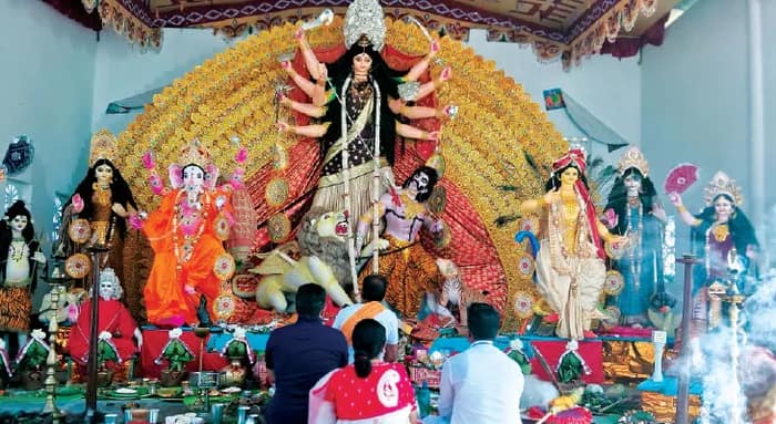 ৫১৬ বছর আগে নরবলি দিয়েই শুরু হয় জলপাইগুড়ি রাজবাড়ির দুর্গাপুজো