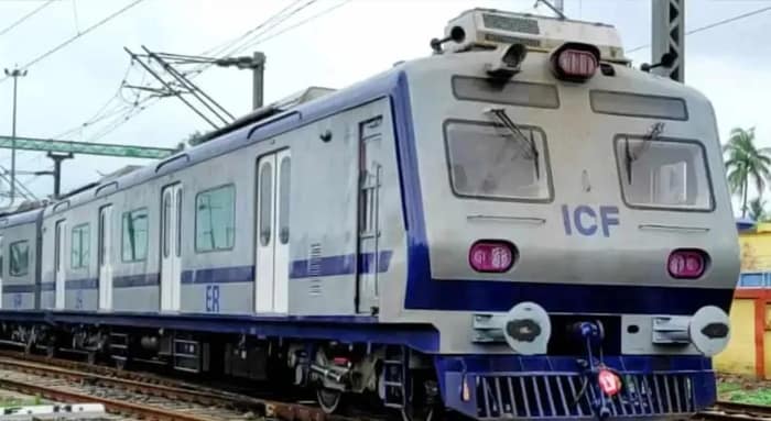 ২ এসি লোকালে বাড়তি স্টপেজ
