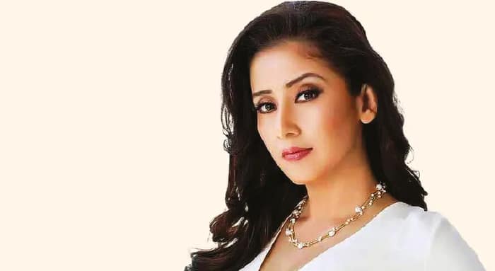 অস্বস্তিতে মনীষা