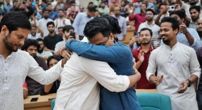 নতুন বাংলাদেশে প্রথম ছাত্রভোটেও কারচুপি? ঢাকা বিশ্ববিদ্যালয়ে জয়ী জামাতপন্থী ছাত্রশিবির, দাগ কাটতে ব্যর্থ খালেদার ছাত্রদল, বৈষম্যবিরোধী ছাত্ররা