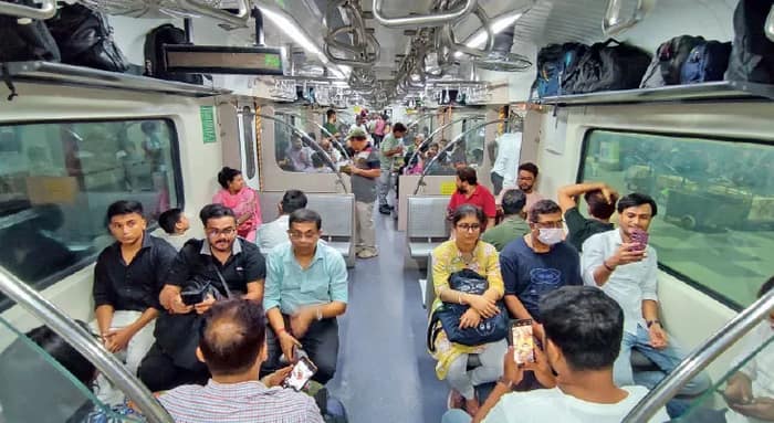 এবার হাওড়া থেকেও চলবে এসি লোকাল!