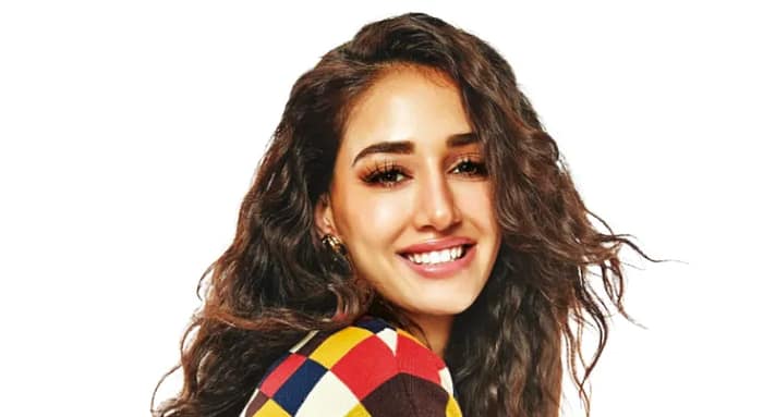 দিশার বাড়ি লক্ষ্য করে গুলি