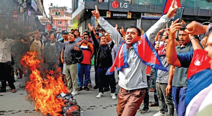 কমিউনিস্টরা রাজার চেয়েও ভয়ঙ্কর!