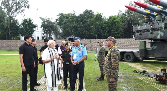 ‘অপারেশন সিন্দুরে’র সাফল্য: সশস্ত্র বাহিনীগুলির প্রশংসায় পঞ্চমুখ মোদি, ফোর্ট উইলিয়ামে কম্বাইন্ড কমান্ডার কনফারেন্সের উদ্বোধন