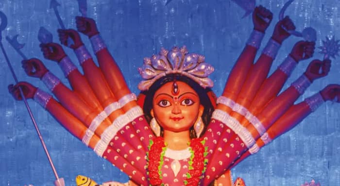 কলকাতার ঘাটের কথা তুলে ধরছে হাতিবাগান সর্বজনীন, সমুদ্রে প্লাস্টিক দূষণের সচেতনতা-বার্তা লালাবাগান নবাঙ্কুরের