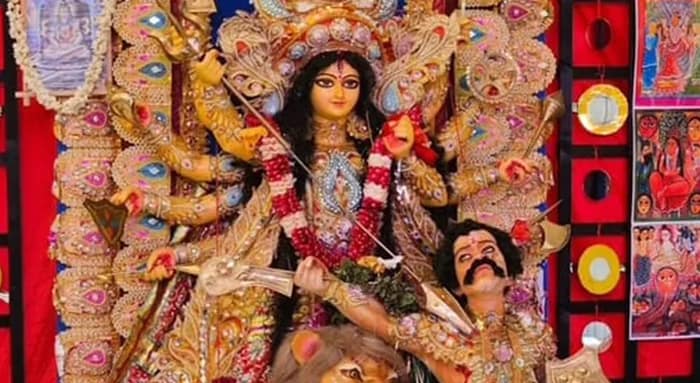 প্রবাসী বাঙালিদের হাত ধরে  ব্রিটেনে এবার ৮৭ দুর্গাপুজো