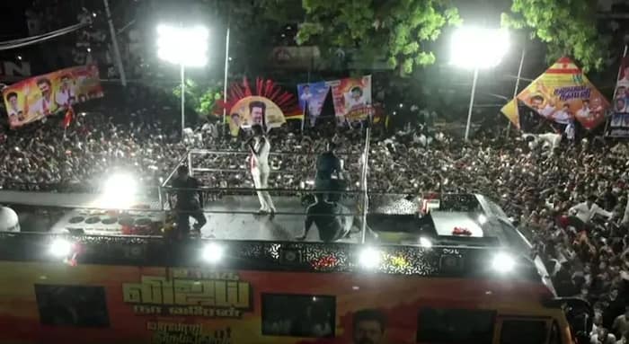 বিজয়ের র‌্যালিতে পদপিষ্ট পরিস্থিতি, মৃত ৩৬, জখম ৫৮