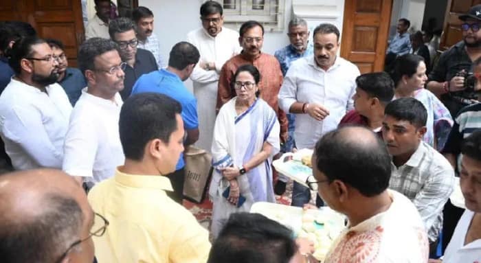 নির্বিঘ্নে মিটল দুর্গোৎসব, রাজ্যবাসীকে দীপাবলির আগাম শুভেচ্ছা মুখ্যমন্ত্রীর