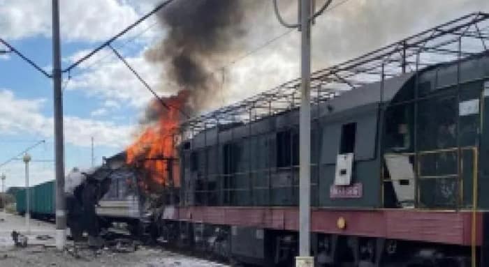ইউক্রেনের ট্রেনে রাশিয়ার ড্রোন হামলা, আহত ৩০