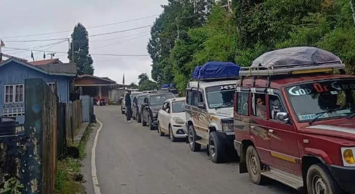 দার্জিলিং থেকে শিলিগুড়ির গাড়ি ভাড়া ১২ হাজার! বিপাকে পর্যটকরা