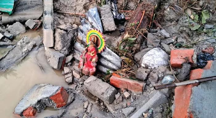 প্লাবিত এলাকায় এবার হল না ধনদেবীর আরাধনা