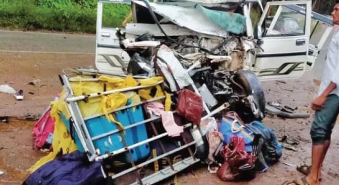 লরির সঙ্গে গাড়ির সংঘর্ষ, বাংলার তিন শিক্ষিকা ও শিশু সহ ছত্তিশগড়ে মৃত ৫