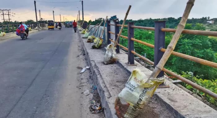 আরামবাগে রামকৃষ্ণ সেতু বিপর্যয়ের জের, রাজস্ব আদায়ে বিপুল ক্ষতির মুখে রাজ্য পরিবহণ দপ্তর