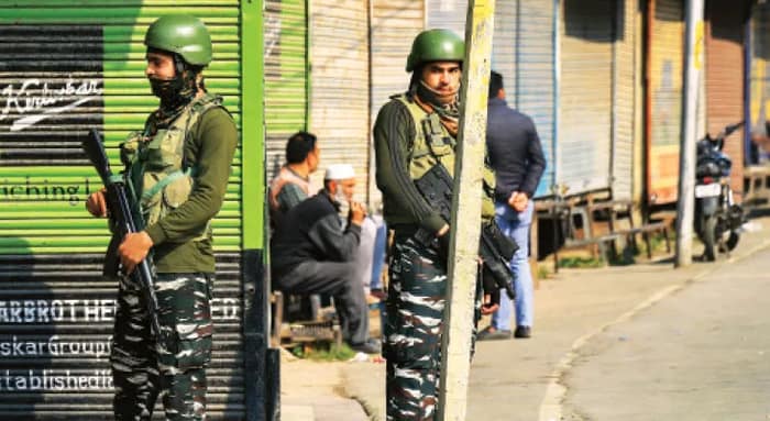কোকেরনাগে নিখোঁজ প্যারাট্রুপারের দেহ উদ্ধার, হদিশ নেই আরেকজনের, কাশ্মীরের নিরাপত্তা নিয়ে বৈঠক শাহের